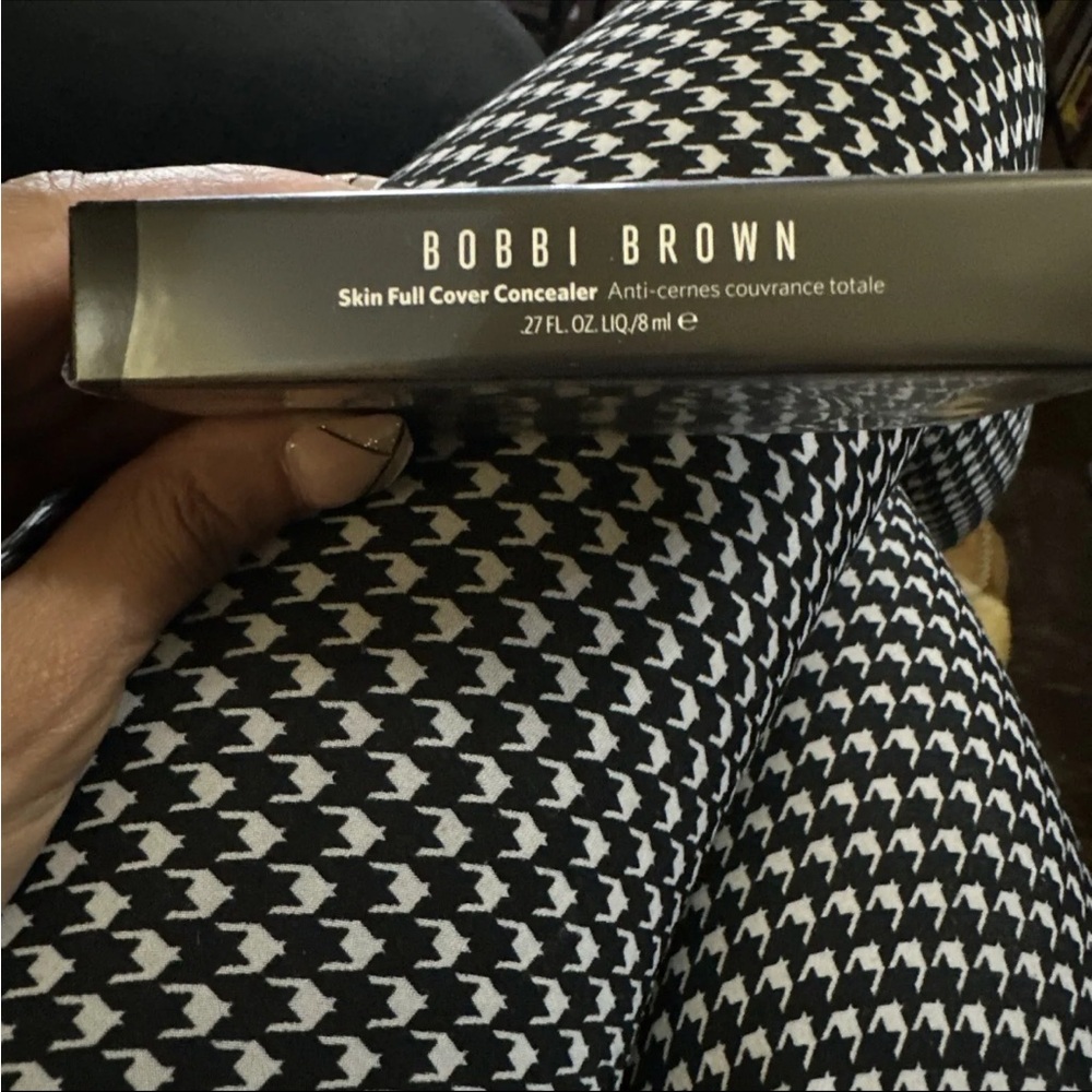 BOBBI BROWN Skin Full Cover Concealer - BEIGE -0.27oz/8ml Authentic.  New in Box